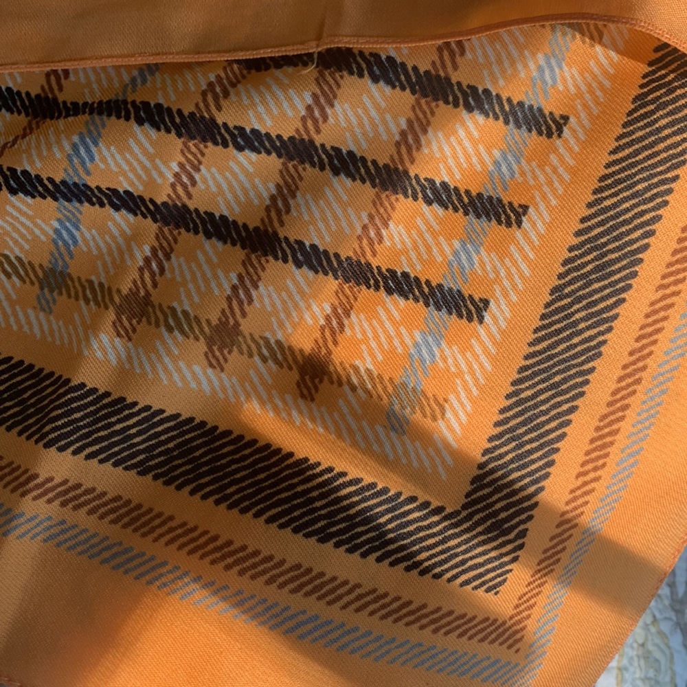 Vintage scarf 29x29”